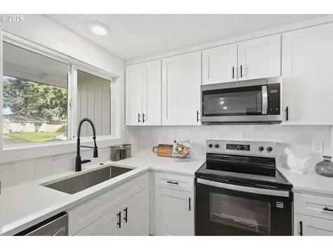 3870 SE Walnut Street Hillsboro OR 97123