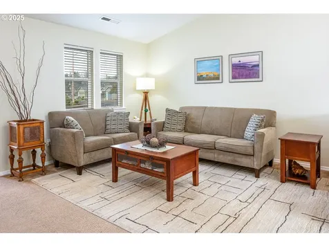 1957 S 58th Street Springfield OR 97478