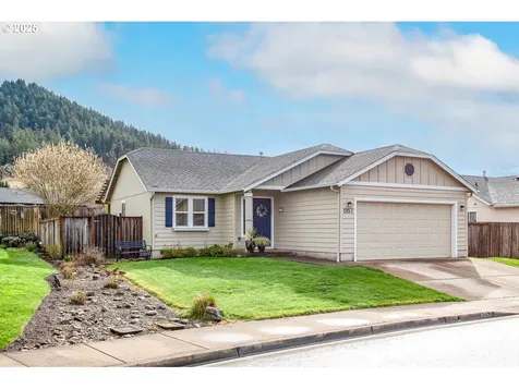 1957 S 58th Street Springfield OR 97478