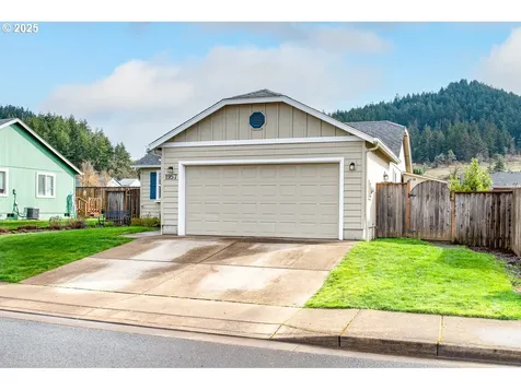 1957 S 58th Street Springfield OR 97478