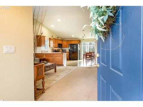 1957 S 58th Street Springfield OR 97478