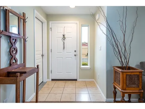 1957 S 58th Street Springfield OR 97478