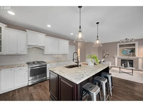 17595 SW Cobb Lane Beaverton OR 97007