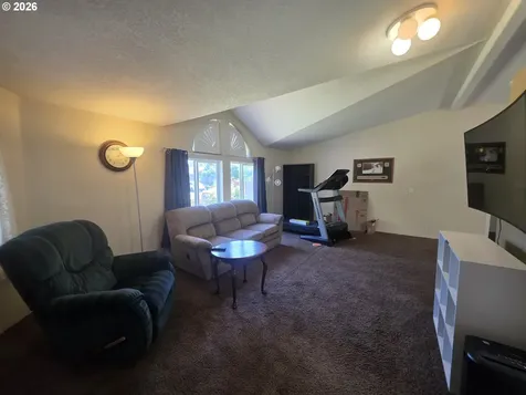 525 N 14th Avenue Cornelius OR 97113