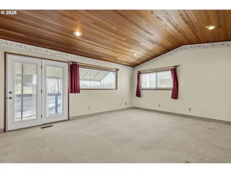 18989 NE Marine Drive Portland OR 97230