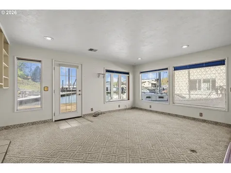 18989 NE Marine Drive Portland OR 97230