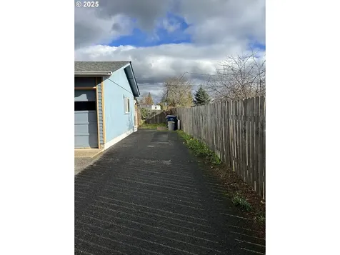1205 Mill Street Springfield OR 97477