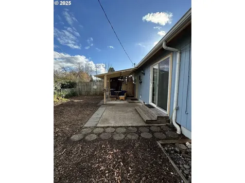 1205 Mill Street Springfield OR 97477