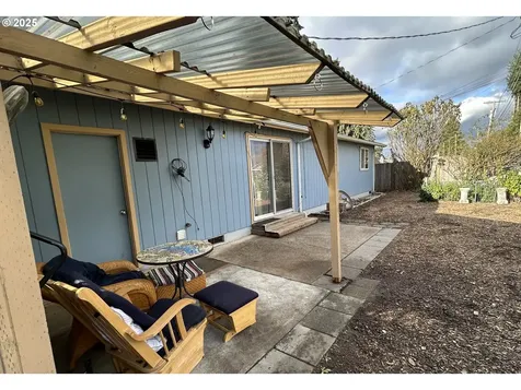 1205 Mill Street Springfield OR 97477