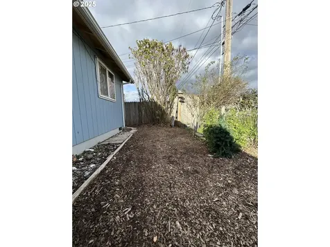 1205 Mill Street Springfield OR 97477