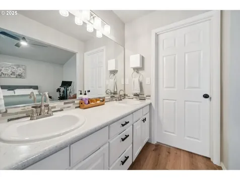 1686 NE 27th Terrace Gresham OR 97030