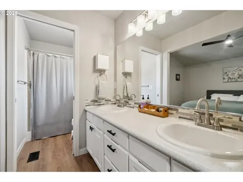 1686 NE 27th Terrace Gresham OR 97030