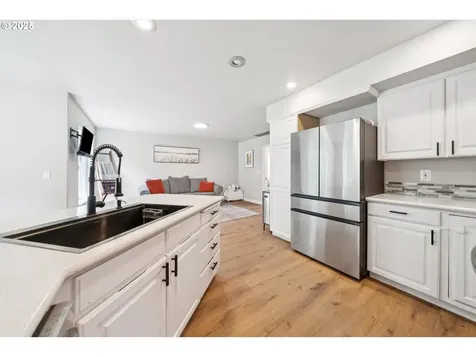 1686 NE 27th Terrace Gresham OR 97030
