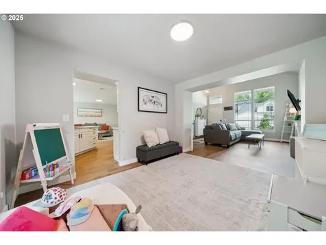 1686 NE 27th Terrace Gresham OR 97030