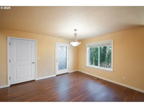 3649 10th Street Hubbard OR 97032