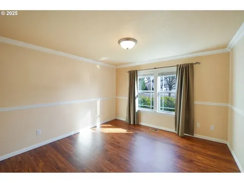 3649 10th Street Hubbard OR 97032