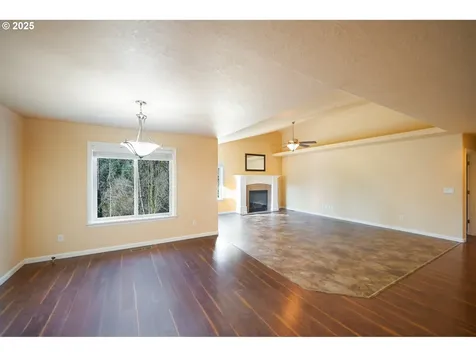 3649 10th Street Hubbard OR 97032