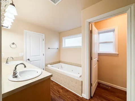 3649 10th Street Hubbard OR 97032