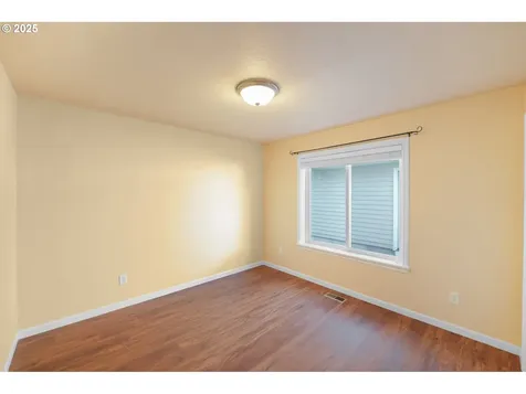 3649 10th Street Hubbard OR 97032