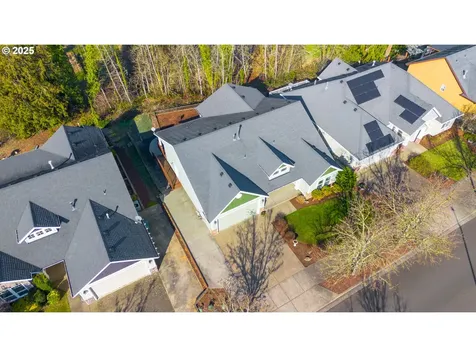 3649 10th Street Hubbard OR 97032