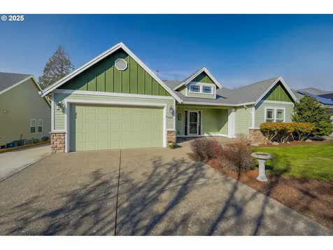 3649 10th Street Hubbard OR 97032
