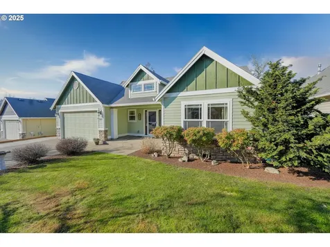3649 10th Street Hubbard OR 97032