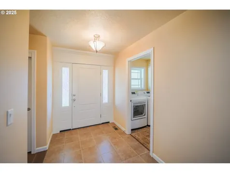3649 10th Street Hubbard OR 97032