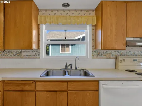 6226 SE 71st Avenue Portland OR 97206