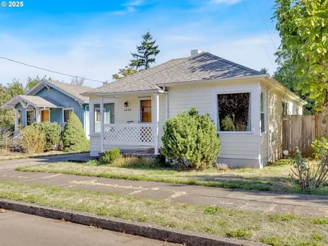 6226 SE 71st Avenue Portland OR 97206