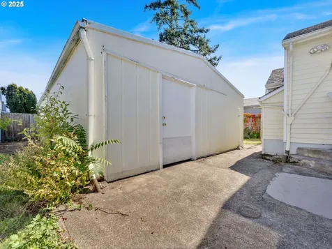 6226 SE 71st Avenue Portland OR 97206