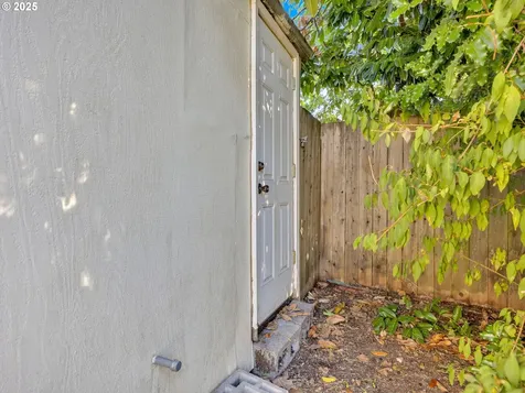6226 SE 71st Avenue Portland OR 97206