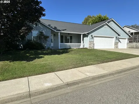 364 NW Teal Street Winston OR 97496