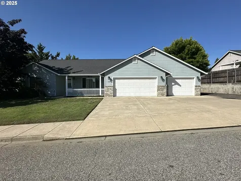 364 NW Teal Street Winston OR 97496