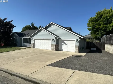 364 NW Teal Street Winston OR 97496