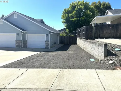 364 NW Teal Street Winston OR 97496