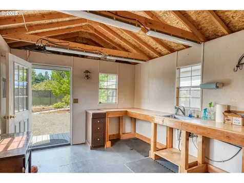 1545 E Fourth Avenue Sutherlin OR 97479