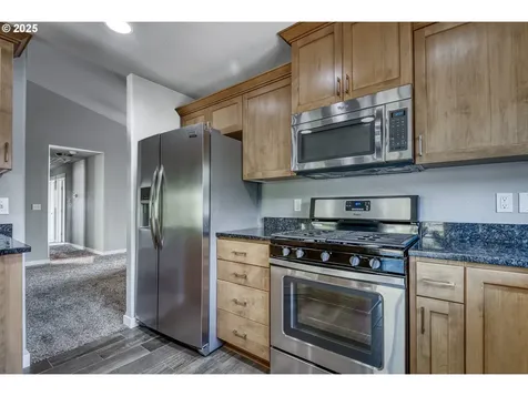 1545 E Fourth Avenue Sutherlin OR 97479