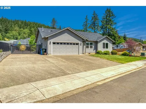 1545 E Fourth Avenue Sutherlin OR 97479
