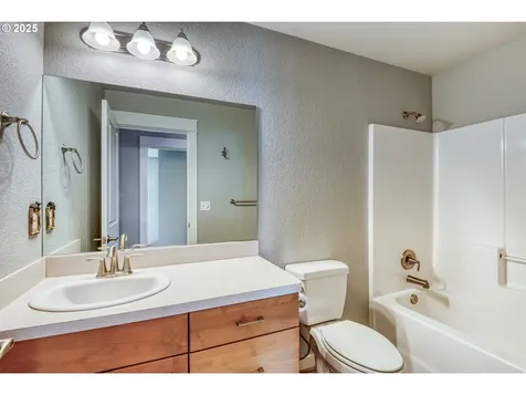 1545 E Fourth Avenue Sutherlin OR 97479