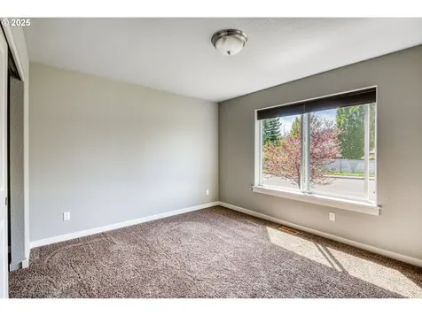 1545 E Fourth Avenue Sutherlin OR 97479