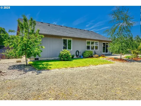 1545 E Fourth Avenue Sutherlin OR 97479