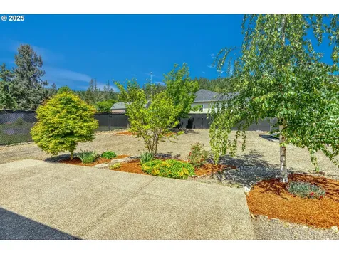 1545 E Fourth Avenue Sutherlin OR 97479