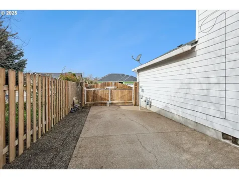 2792 Revere Street Woodburn OR 97071