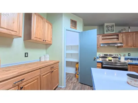 34125 E Lacomb Road Lebanon OR 97355