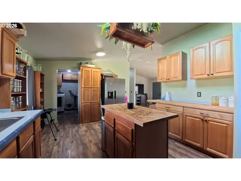 34125 E Lacomb Road Lebanon OR 97355