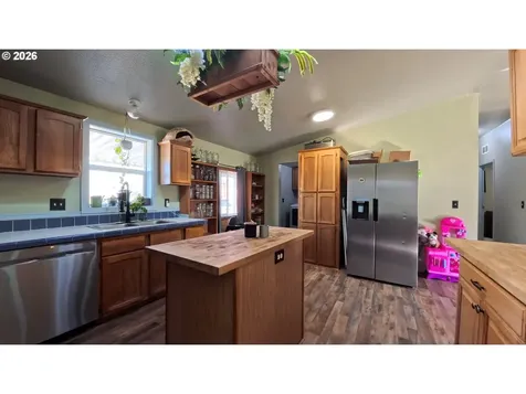 34125 E Lacomb Road Lebanon OR 97355