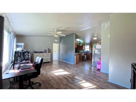34125 E Lacomb Road Lebanon OR 97355