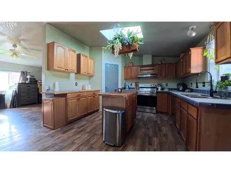 34125 E Lacomb Road Lebanon OR 97355