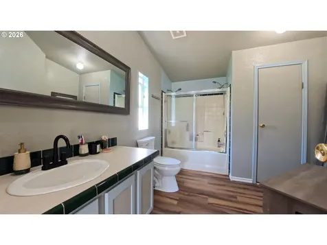 34125 E Lacomb Road Lebanon OR 97355