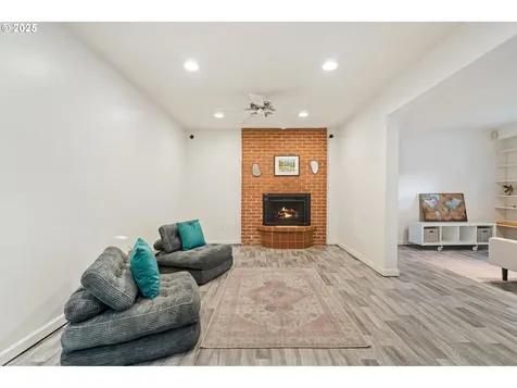 7130 SW Shady Lane Portland OR 97223